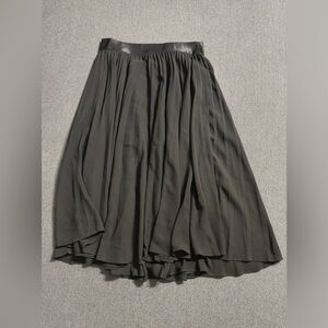 Express XS black pleated Midi skirt with elastic waist